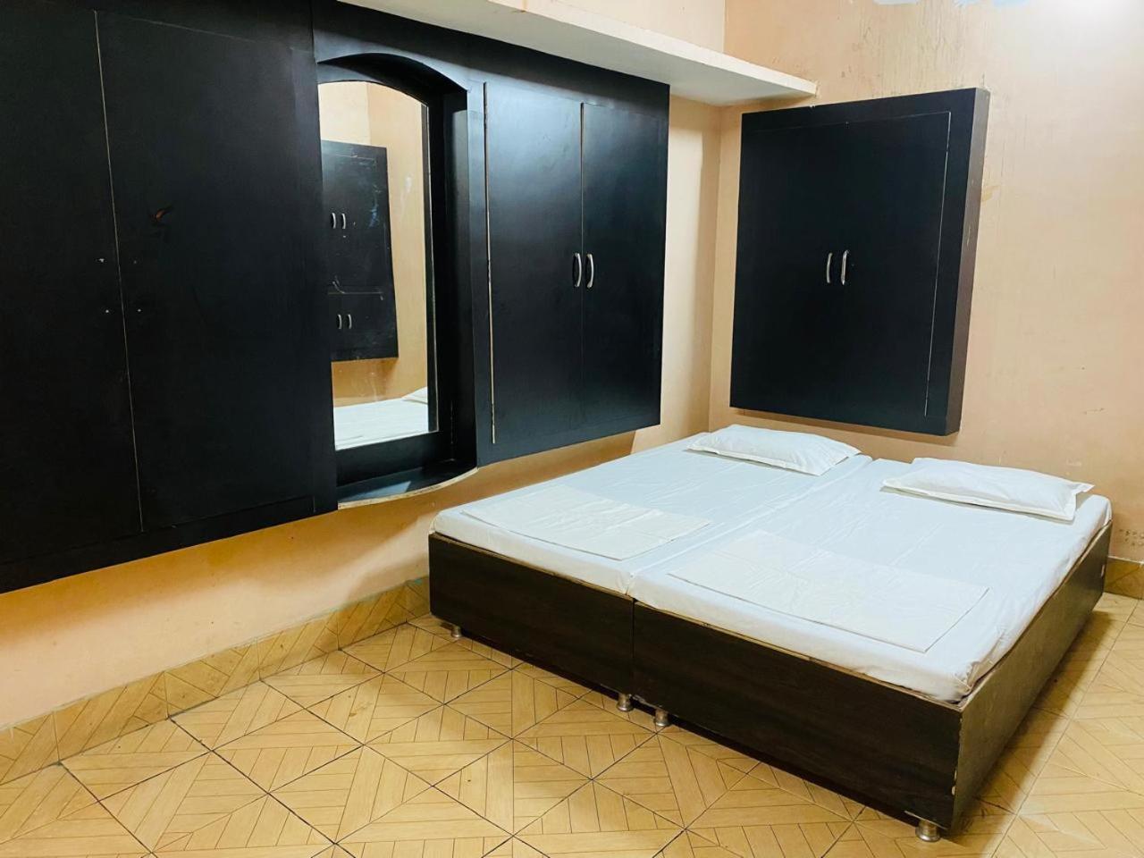 Guest house Kashiana Homes 3 Km From Kashi Vishwanath Temple