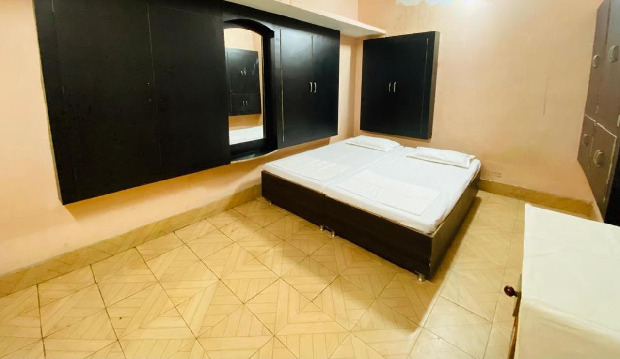 Guest house Kashiana Homes 3 Km From Kashi Vishwanath Temple *